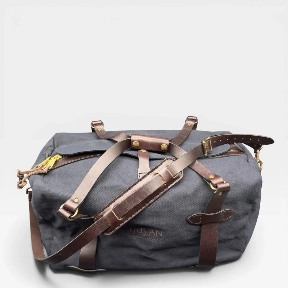Filson Medium Rugged Twill Duffle Bag Navy Blue Leather Trim Travel Weekender
